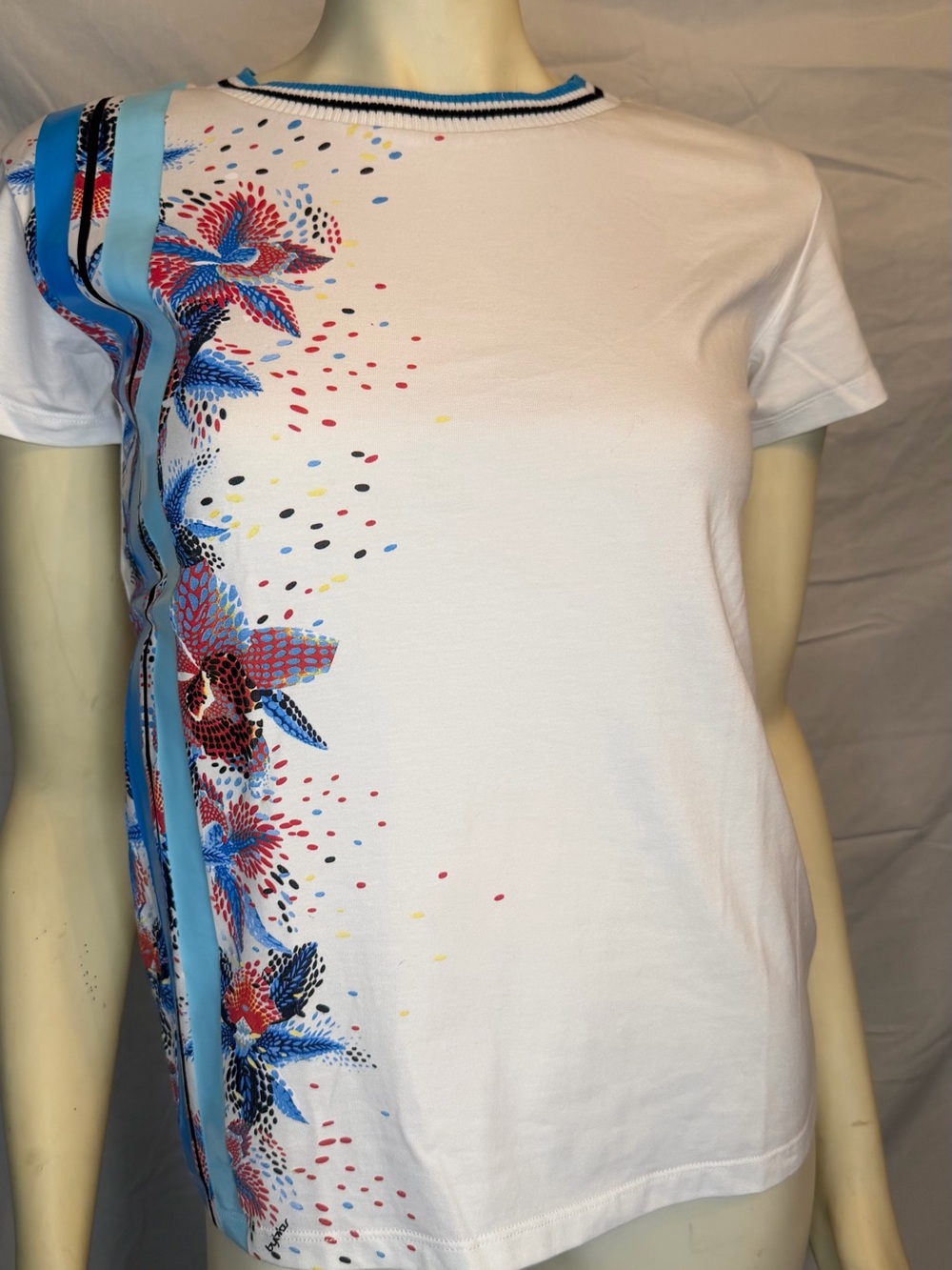 Byblos White Short-Sleeve Tee with Blue and Red Floral Print